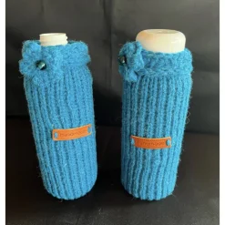 Gestrickte Socke als Verpackung für Flaschen