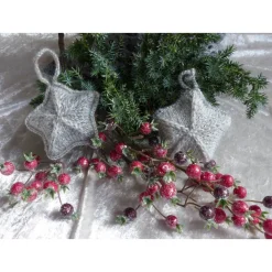 Gestrickte Sterne in Grau - Als Tischdeko zur Weihnachtszeit