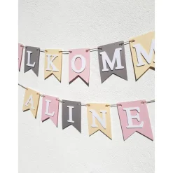 Girlande Willkommen in zarten Pastellfarben auf Wunsch personalisiert