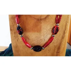 Glasperlenkette in warmen burgunder-blauen Tönen - Ausblick in den Herbst