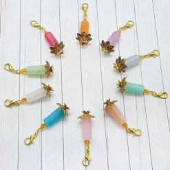 Glücksbringer Frühlingslicht Kerze goldfarben/blau – Handgemachter Anhänger als Geschenk