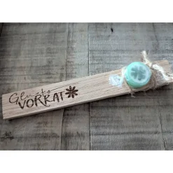 Glücksbringer Holzklötzchen graviert mit kleinem Bonbon, süßes Geschenk, Geschenkidee