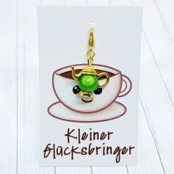 Glücksbringer Kanne goldfarben / grün – niedlicher Anhänger für Tee- & Kaffeeliebhaber