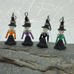 Glücksbringer kleine Hexe schwarz – handgemachte Figur mit Glitzerelementen