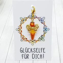 Glücksbringer Schmetterlingselfe goldfarben / orange – Zauberhafter Anhänger mit 3D-Perlen