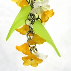 Glücksbringer Taschenbaumler Zarte Blumen orange – handgemachter Anhänger für Taschen & Rucksäcke