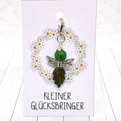Glücksbringer Waldelfe silberfarben dunkelgrün – handgefertigter Elfen-Anhänger als Geschenk
