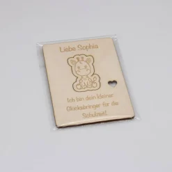 Glücksbringer zum Schulstart aus Holz – personalisiertes Geschenk zur Einschulung