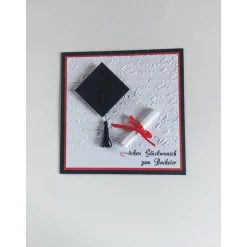 Glückwunschkarte zum Bachelor, mit Schriftrolle und Doktorhut