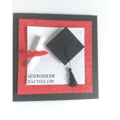Glückwunschkarte zum Bachelor, mit Doktorhut und Schriftrolle