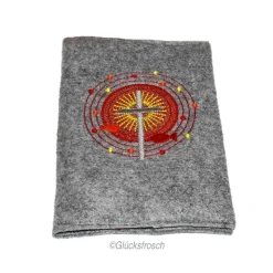 Gotteslob Filzhülle, grau, bestickt mit einem Kreuz und 2 Fischen in einem strahlenden runden Ornament, orange, rot