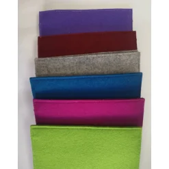 Gotteslobhülle aus 100% Wollfilz mit 3 Hasen Fenster