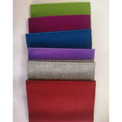 Gotteslobhülle aus 100% Wollfilz mit 3 Hasen Fenster