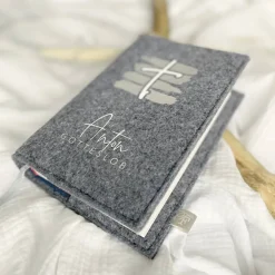 Gotteslob-Hülle aus Filz *Kreuz* | personalisiert mit Namen | mehrere Farben