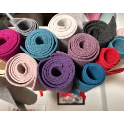 Gotteslobhülle aus Wollfilz mit Pusteblume & Name – personalisiertes Geschenk zur Kommunion, Konfirmation oder Taufe