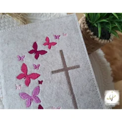 Gotteslobhülle Filz  Kommunion 2025 personalisierbar Schmetterlinge pink 