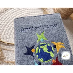 Gotteslobhülle Filz  Kommunion 2025 personalisierbar Jesus mit Kindern 