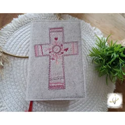 Gotteslobhülle Filz  Kommunion 2025 personalisierbar beige-meliert Kreuz Hippie pink