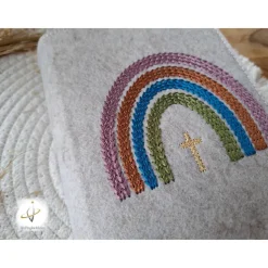 Gotteslobhülle Filz  Kommunion 2025 personalisierbar Regenbogen 