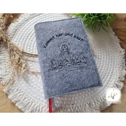 Gotteslobhülle Filz  Kommunion 2025 personalisierbar Jesus mit Kindern "Kommt her und esst!" Einband