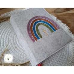 Gotteslobhülle Filz  Kommunion 2025 personalisierbar Regenbogen 