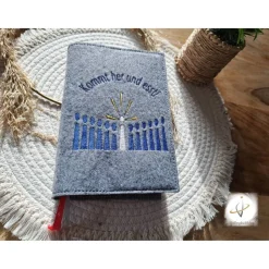 Gotteslobhülle Filz  Kommunion 2025 personalisierbar Jesus mit Kindern blau 