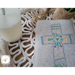 Gotteslobhülle Filz  Kommunion 2025 personalisierbar mit Namen und Datum beige-meliert Kreuz Hippie Andenken Kommunion