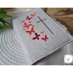 Gotteslobhülle Filz  Kommunion 2025 personalisierbar Schmetterlinge rot 