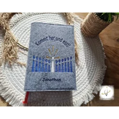 Gotteslobhülle Filz  Kommunion 2025 personalisierbar Jesus mit Kindern blau 