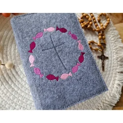 Gotteslobhülle Filz Kommunion 2025 kommt her und esst! personalisierbar Einband Handgemachte Filzhülle Fische pink