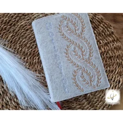 Gotteslobhülle Filz Kommunion 2025 personalisierbar Herz Schmetterlinge 