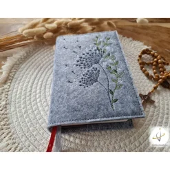 Gotteslobhülle Filz Pusteblume Kommunion 2025 personalisierbarPusteblume kommt her und esst Erstkommunion