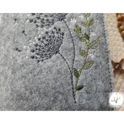 Gotteslobhülle Filz Pusteblume Kommunion 2025 personalisierbarPusteblume kommt her und esst Erstkommunion