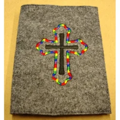 Gotteslobhülle handgefertigt Filz 3mm graumeliert Kreuz grau regenbogenfarbe personalisierbar Name und Datum bestickt