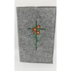 Gotteslobhülle mit Kreuz und Blumen