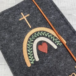 Gotteslobhülle mit Regenbogen Pfirsichtöne