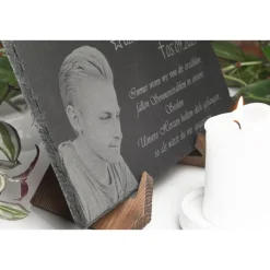 Grabstein/Gedenktafel aus Schiefer 30x20cm mit Wunschgravur – Persönlicher Grabschmuck & Fotogravur