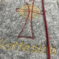 Grau melierte Buchhülle für Gotteslob bestickt mit rotem Kreuz / Schutzumschlag für Gebetsbuch / Kommunion