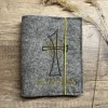 Graumelierte Buchhülle für Gotteslob bestickt mit blauem Kreuz / Einband für Gebetsbuch / Schutzumschlag / Kommunion
