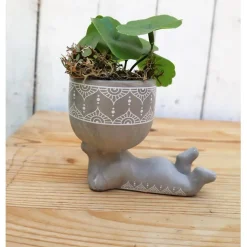 Grünpflanzen Gesteck in Figuren Topf