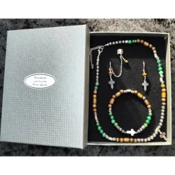 Große Elegante Schmuckschachtel/-Etui 18,3x13,9x3,6cm Geschenkverpackung für Collier/Schmuckset Silber-Grau strukturiert