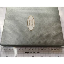 Große Elegante Schmuckschachtel/-Etui 18,3x13,9x3,6cm Geschenkverpackung für Collier/Schmuckset Silber-Grau strukturiert