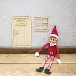 große Wichteltür mit Fenster