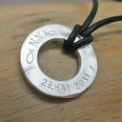 Großer, massiver Silberanhänger 