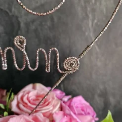 Großer personlisierter Blumenstecker zum Geburtstag aus geprägtem Aluminiumdraht