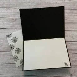 Grußkarte / Glückwunschkarte zu Halloween, „kleine Hexe gratuliert zum Geburtstag“, Spinnennetz, Handarbeit