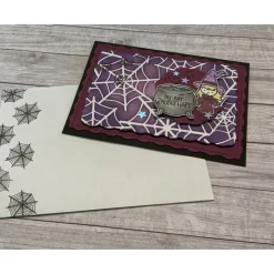 Grußkarte / Glückwunschkarte zu Halloween, „kleine Hexe gratuliert zum Geburtstag“, Spinnennetz, Handarbeit
