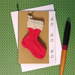 Grußkarte HO HO HO Weihnachten mit kleinem Nikolausstiefel Nikolaussocke gestrickt zum Befüllen Geldgeschenk