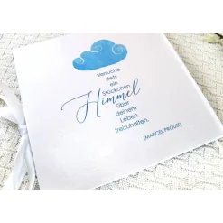 Gästebuch & Album zur Taufe mit Wolken im Aquarell in Hellblau personalsiert mit Name; blanko o. mit Fragen