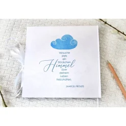 Gästebuch & Album zur Taufe mit Wolken im Aquarell in Hellblau personalsiert mit Name; blanko o. mit Fragen